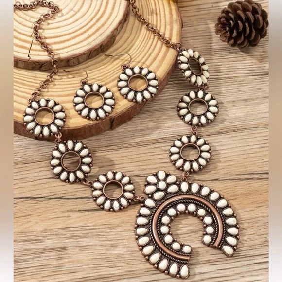 New Southwestern Squash Blossom Naja Faux White Turquoise Howlite Necklace Set - Picture 3 of 5